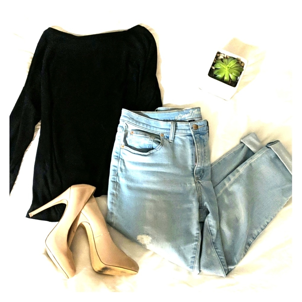 Light wash cuffed jeans